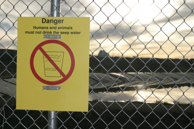 Drinking water contaminated sign
