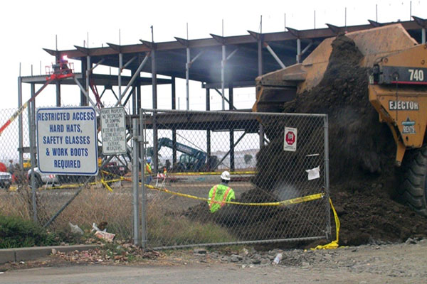 Dump Truck Spotter Not Looking - Lyons - April 2019