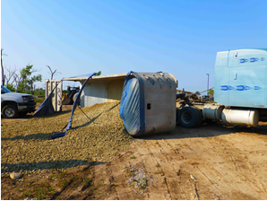Truck Bed Fails During Unloading - Lyons - April 2019