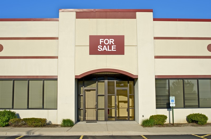 Commercial building for sale