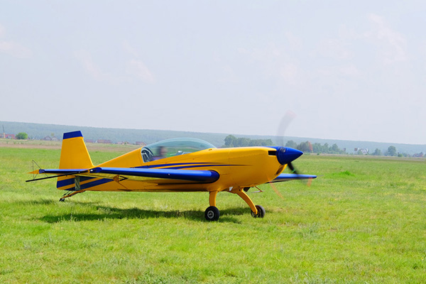 Propeller airplane
